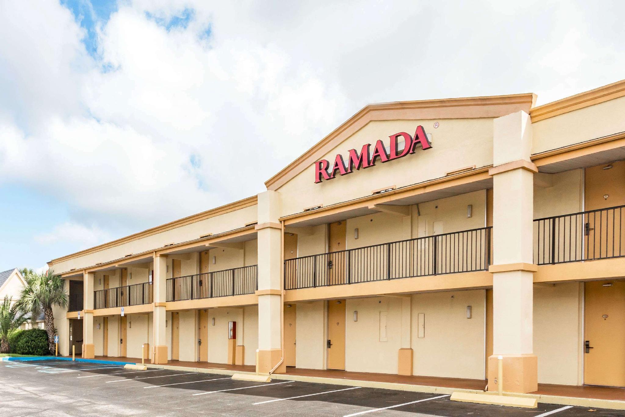 Howard Johnson By Wyndham Lake City Ngoại thất bức ảnh
